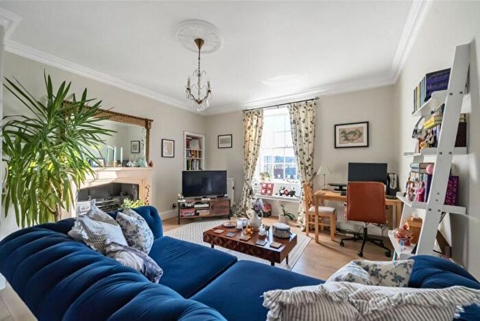 2 Bedroom Flat To Rent In Charles Street, London, W1J