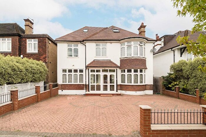 7 Bedroom Detached House For Sale In Hoadly Road, Streatham, SW16
