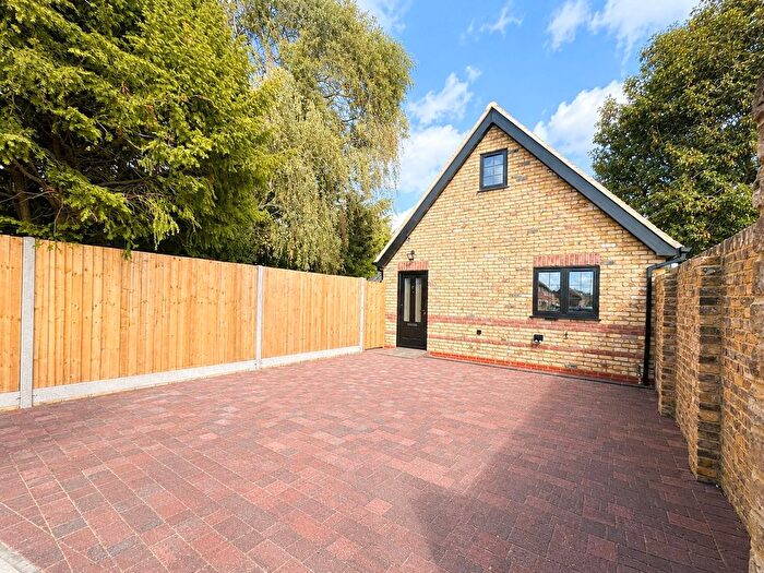 2 Bedroom Detached House To Rent In St Peters Road, Uxbridge, Greater London, UB8