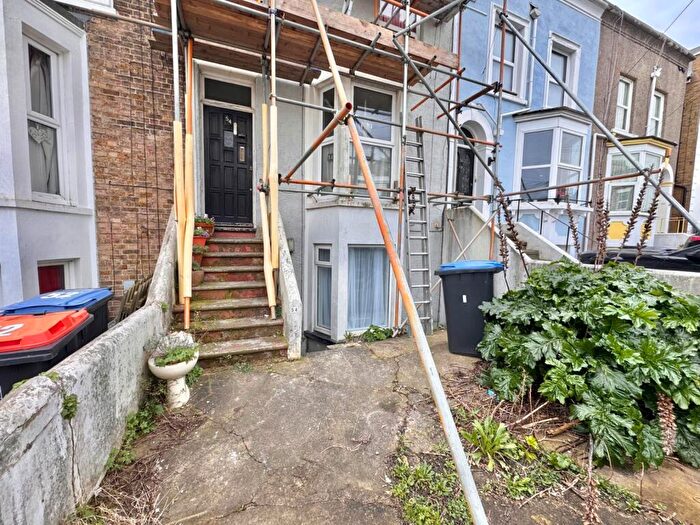 1 Bedroom Flat To Rent In Vale Road, Ramsgate, Kent, CT11