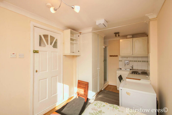 Studio To Rent In Kinnaird Way, Woodford Green, IG8