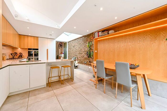 4 Bedroom Terraced House To Rent In Ridley Road, Forest Gate, London, E7