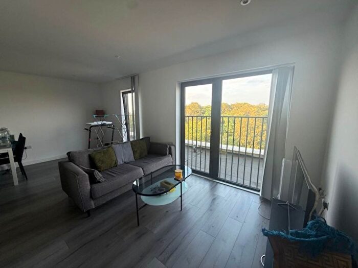 2 Bedroom Flat To Rent In Bingley Road, Bradford, BD9