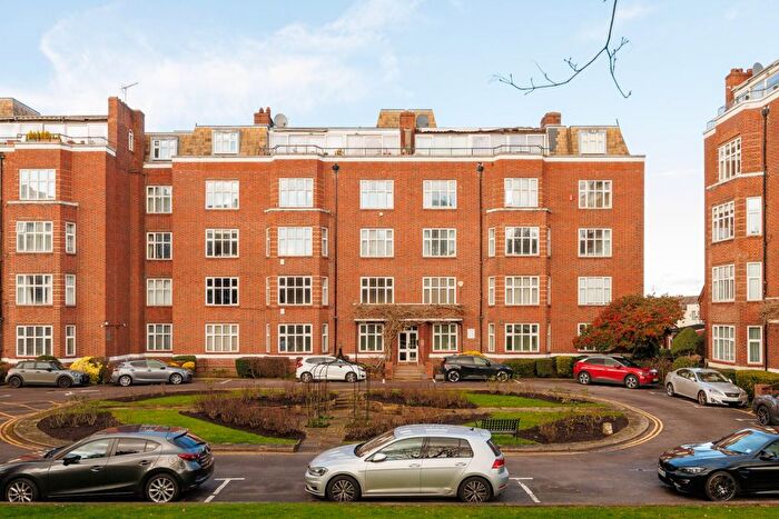 3 Bedroom Flat For Sale In Ross Court, Putney Hill, SW15