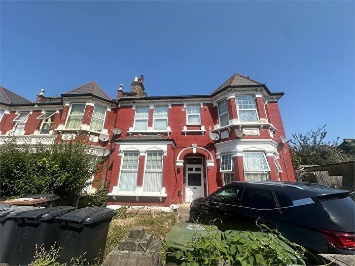 2 Bedroom Flat To Rent In Rosenthal Road, Catford, London, SE6