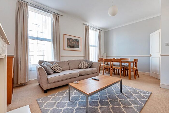 2 Bedroom Flat To Rent In Kirkdale, Sydenham, London, SE26