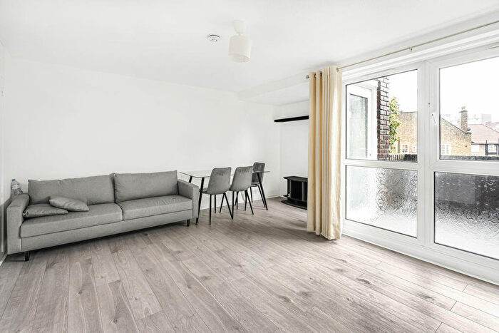 3 Bedroom Apartment To Rent In Black Prince Road, London, SE11