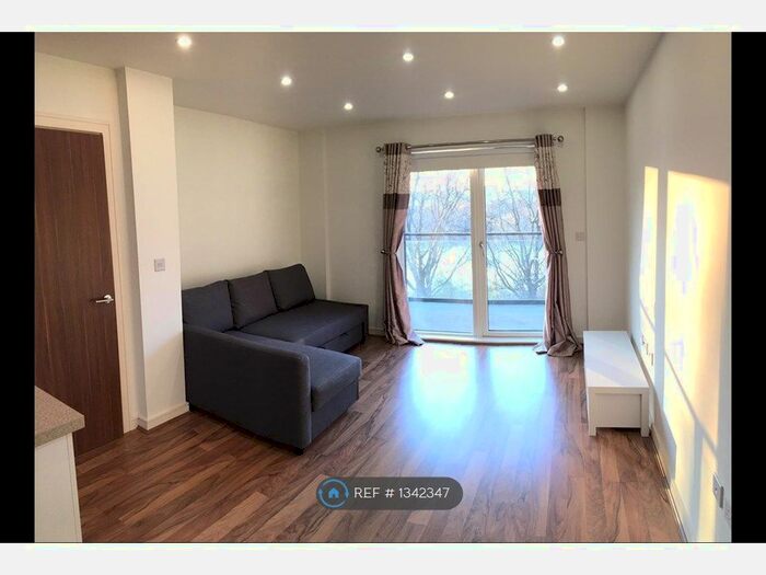 1 Bedroom Flat To Rent In Crested Court, London, NW9
