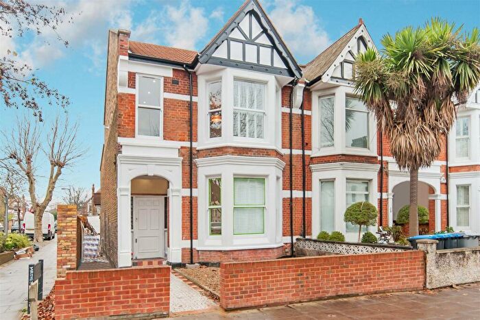 2 Bedroom Flat To Rent In Harvist Road, Queen's Park, London, NW6