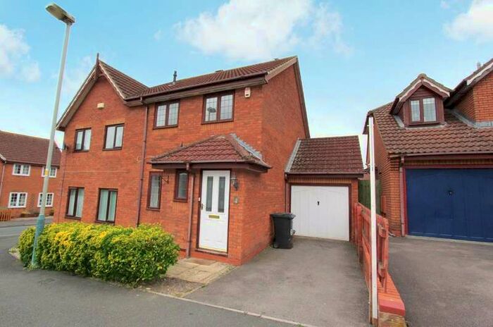 3 Bedroom Semi-Detached House To Rent In Thornhill Drive, Swindon, Wiltshire, SN25