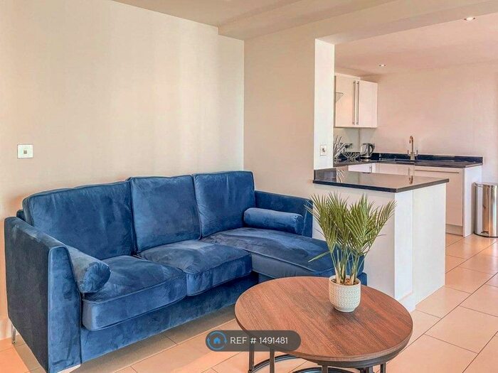 2 Bedroom Flat To Rent In Atlantic House, Portland, DT5