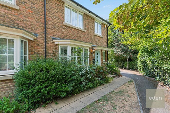 3 Bedroom End Of Terrace House For Sale In Cantium Place, Snodland, ME6