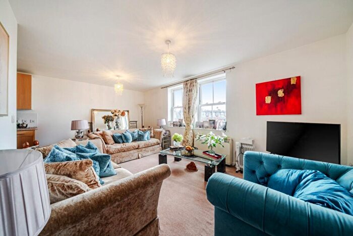 1 Bedroom Flat For Sale In Petworth Street, London, SW11