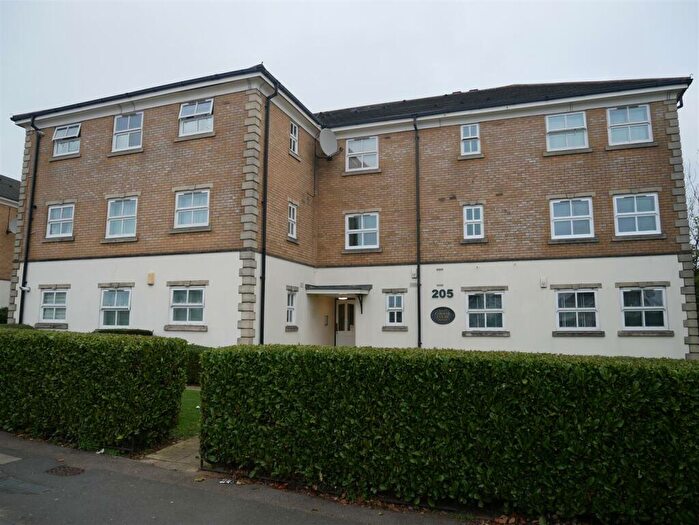 2 Bedroom Apartment To Rent In Conifer Court, Great North Way, Hendon, NW4