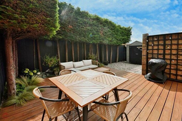 2 Bedroom End Of Terrace House For Sale In Church Road, Ramsgate, Kent, CT11
