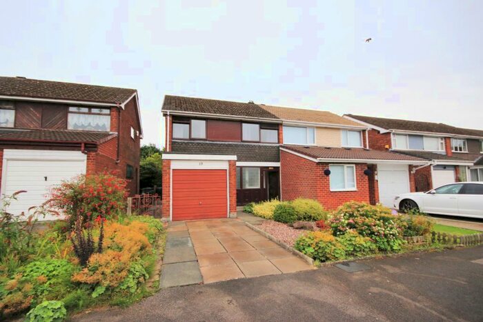 3 Bedroom Semi-Detached House To Rent In Ribbesford Road, Wigan, WN3