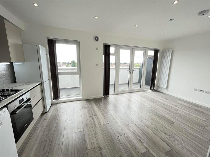1 Bedroom Flat To Rent In High Road, Chadwell Heath, RM6