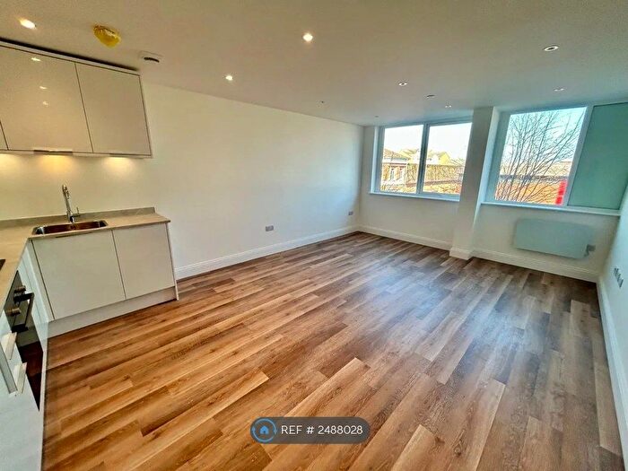 2 Bedroom Flat To Rent In Trinity Point, Gravesend, DA11