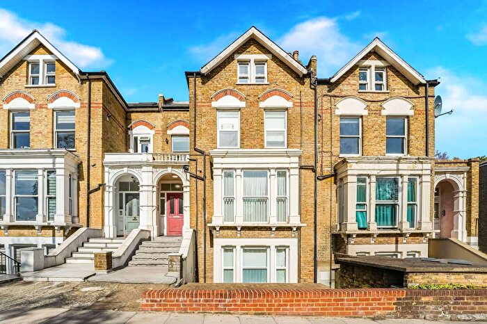 2 Bedroom Flat For Sale In Endymion Road, Finsbury Park, N4