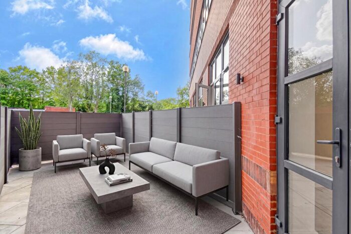 1 Bedroom Flat To Rent In **Limited Offer: £. Rent Contribution - Sunrise Parkway, Milton Keynes, MK14