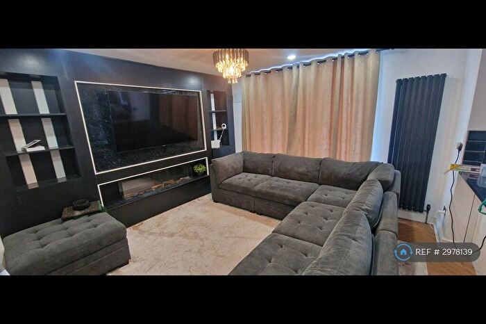 4 Bedroom Semi Detached House To Rent In Hollywood Road, Bristol, BS4