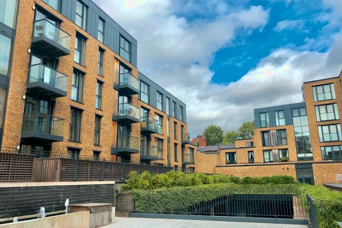 2 Bedroom Flat To Rent In St. John's Walk, Birmingham, B5