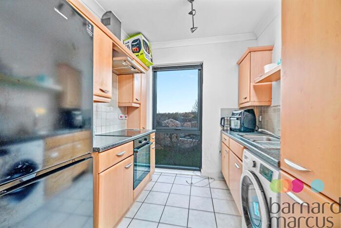 2 Bedroom Flat For Sale In Lanacre Avenue, London, NW9