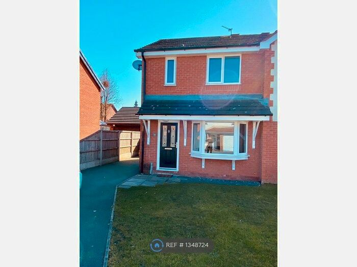 3 Bedroom Semi-Detached House To Rent In Harrogate Close, Warrington, WA5