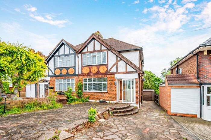 3 Bedroom Semi-Detached House For Sale In Stoneleigh Park Road, Stoneleigh, KT19