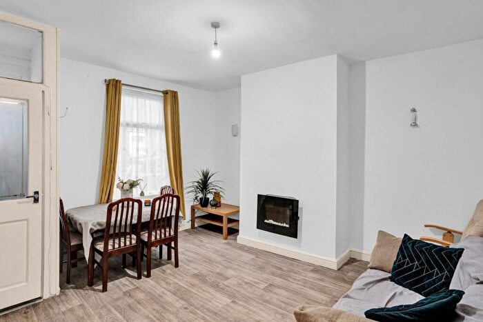 3 Bedroom Terraced House For Sale In New Wellington Street, Blackburn, Lancashire, BB2