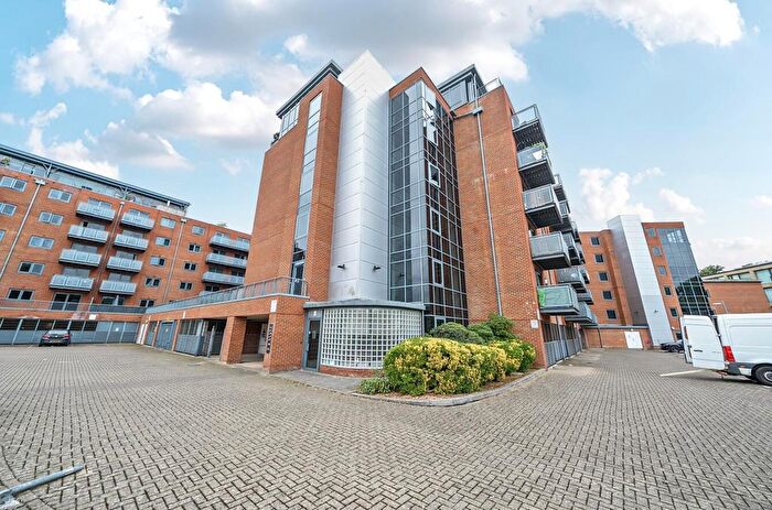 2 Bedroom Flat For Sale In Chapter Way, Colliers Wood, SW19