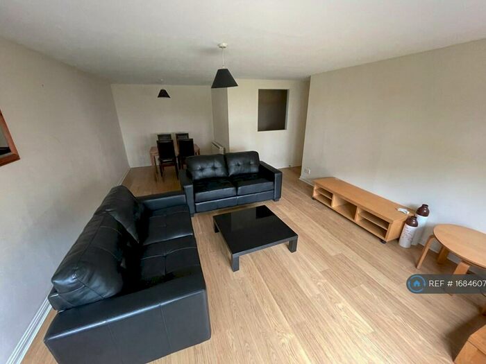 3 Bedroom Flat To Rent In Wallace Street, Glasgow, G5