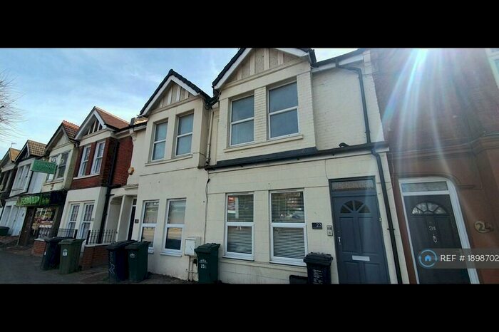 3 Bedroom Flat To Rent In Coombe Terrace, Hove, BN2