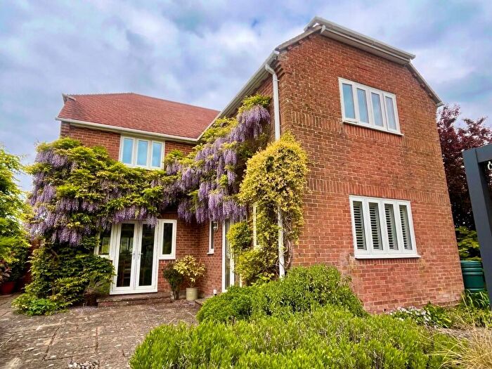 4 Bedroom Detached House For Sale In London Road, Marlborough, SN8