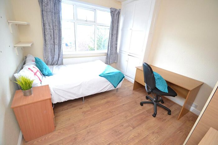 4 Bedroom Semi-Detached House To Rent In Lace Street, Dunkirk, Nottingham, NG7