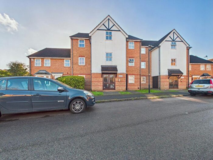 1 Bedroom Apartment For Sale In Maplin Park, Langley, Berkshire, SL3