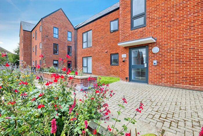 2 Bedroom Flat For Sale In Huxley Drive, Alresford, Hampshire, SO24