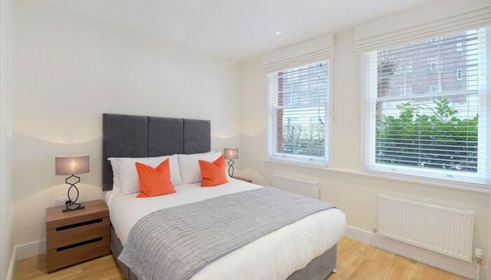 3 Bedroom Flat To Rent In Hamlet Gardens, London, W6
