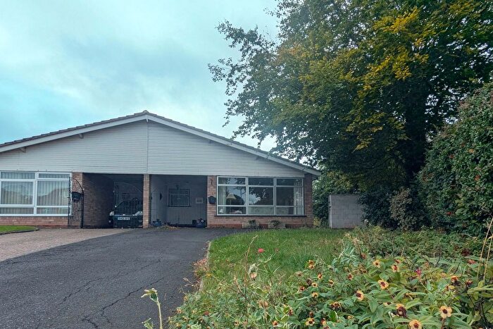 1 Bedroom Semi-Detached Bungalow For Sale In Arundel Drive, Battenhall, Worcester., WR5