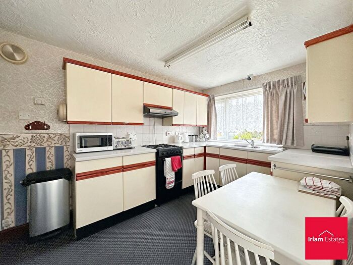2 Bedroom Bungalow For Sale In Helston Close, Irlam, M44