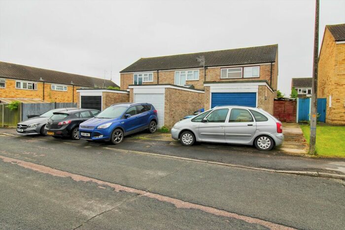 3 Bedroom Terraced House For Sale In Peacocks, Harlow, CM19