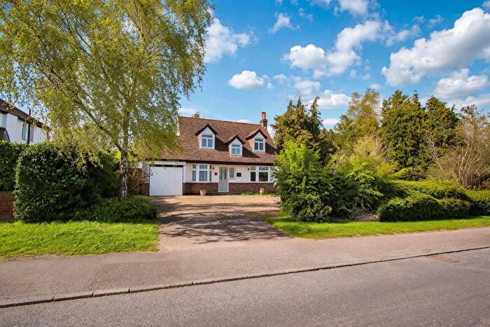 3 Bedroom Detached House For Sale In Woodmansterne Lane, South Wallington, SM6