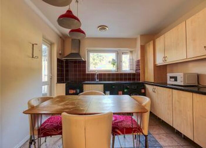 3 Bedroom Flat To Rent In Castle Road, Camden, NW1