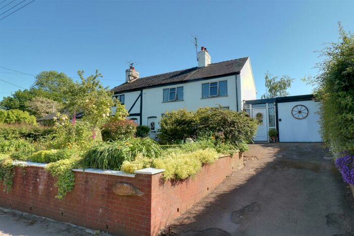 3 Bedroom Cottage For Sale In Nantwich Road, Audley, ST7