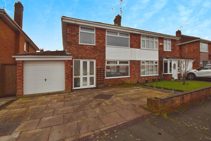 3 Bedroom Semi-Detached House To Rent In Ambleside Close, Bromborough, CH62