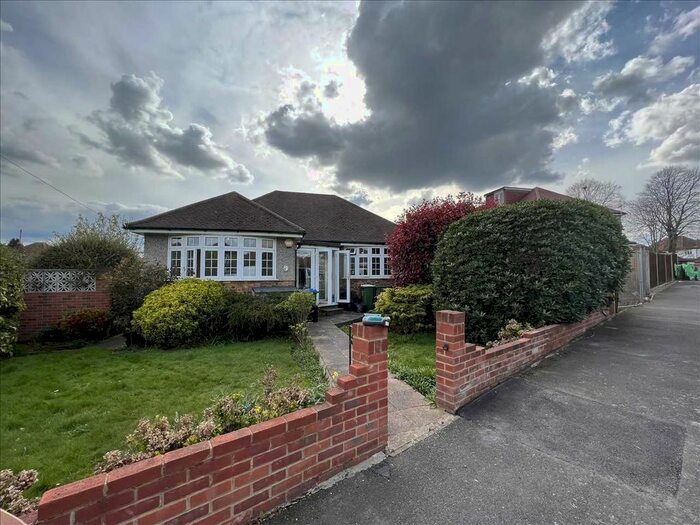 4 Bedroom Bungalow To Rent In Swanbridge Road, Bexleyheath, DA7