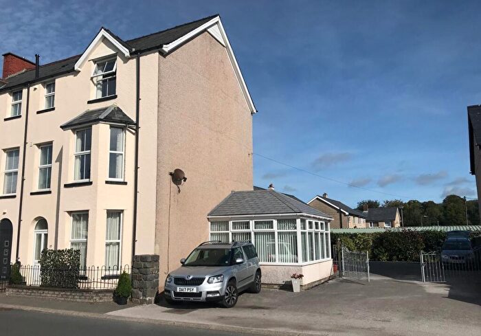 5 Bedroom Semi Detached House For Sale In Ffrydan Road, Bala, LL23