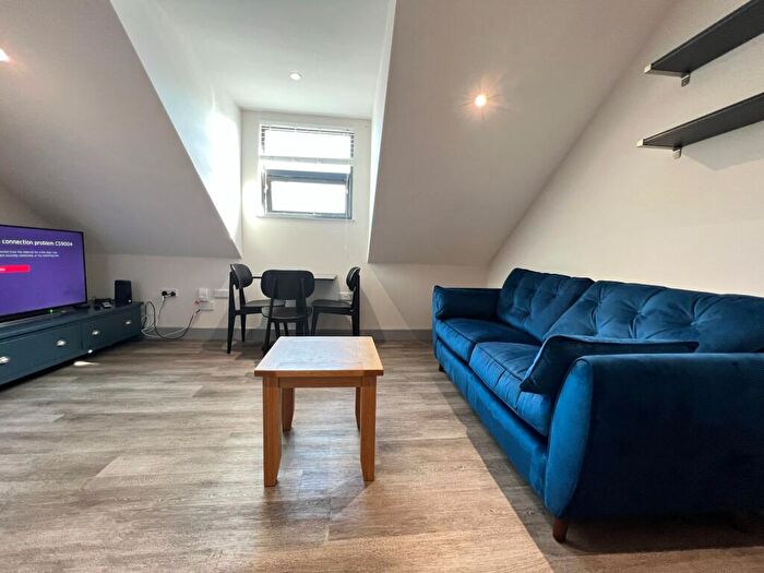 3 Bedroom Apartment To Rent In Flat, Stratford Road, West Bridgford, Nottingham, NG2