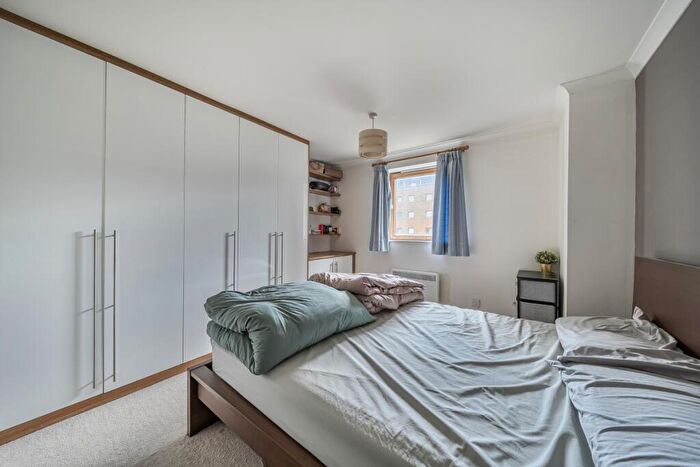 2 Bedroom Flat For Sale In Meridian Place London, E14