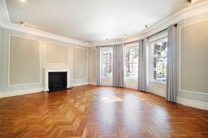 2 Bedroom Flat To Rent In Old Brompton Road, Earls Court, SW5